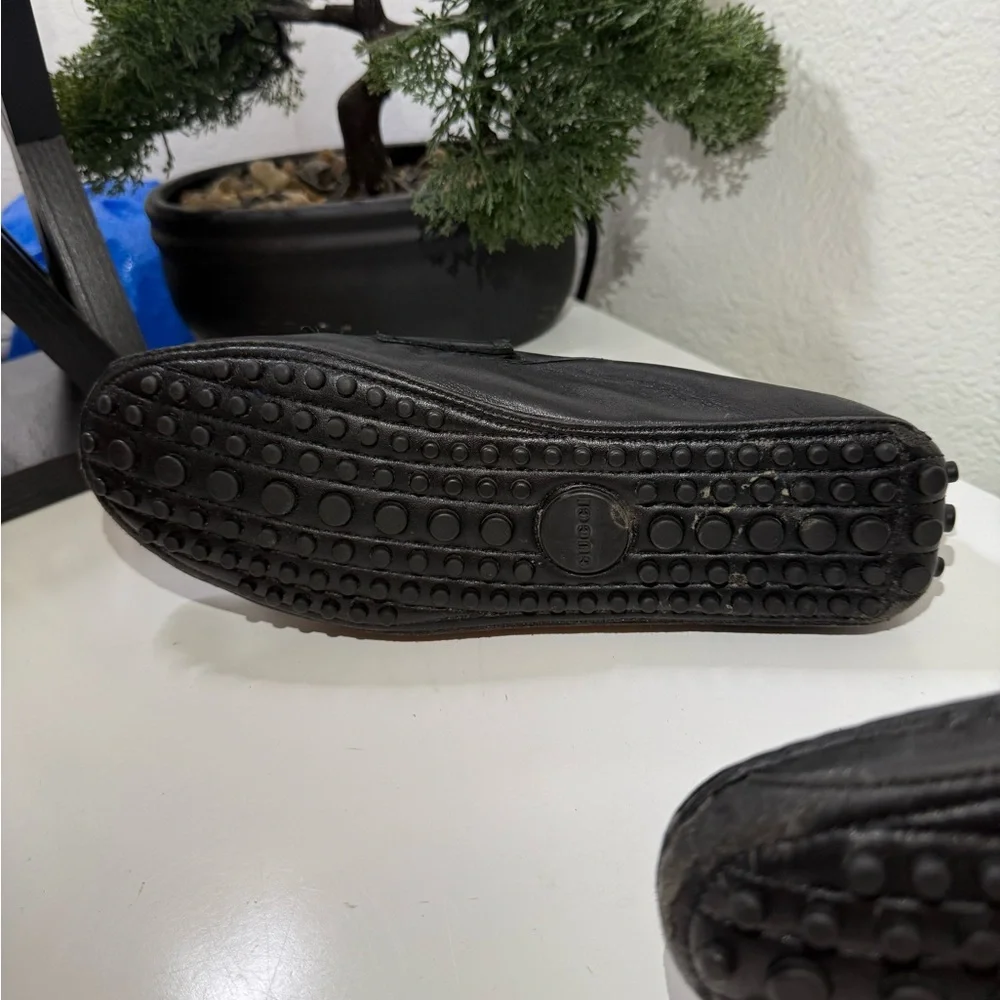 Gucci Black Leather Loafers with Red and Green Detail - Picture 4 of 7